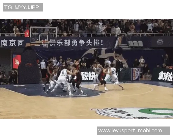 林葳外线干拔跳投风格显著11中4未能命中仍展现实力